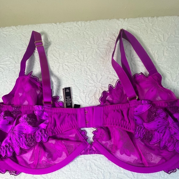 Victoria's Secret Vibrant Purple Floral Bra - Picture 6 of 6